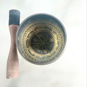 Brass Tibetan singing bowl with mallet